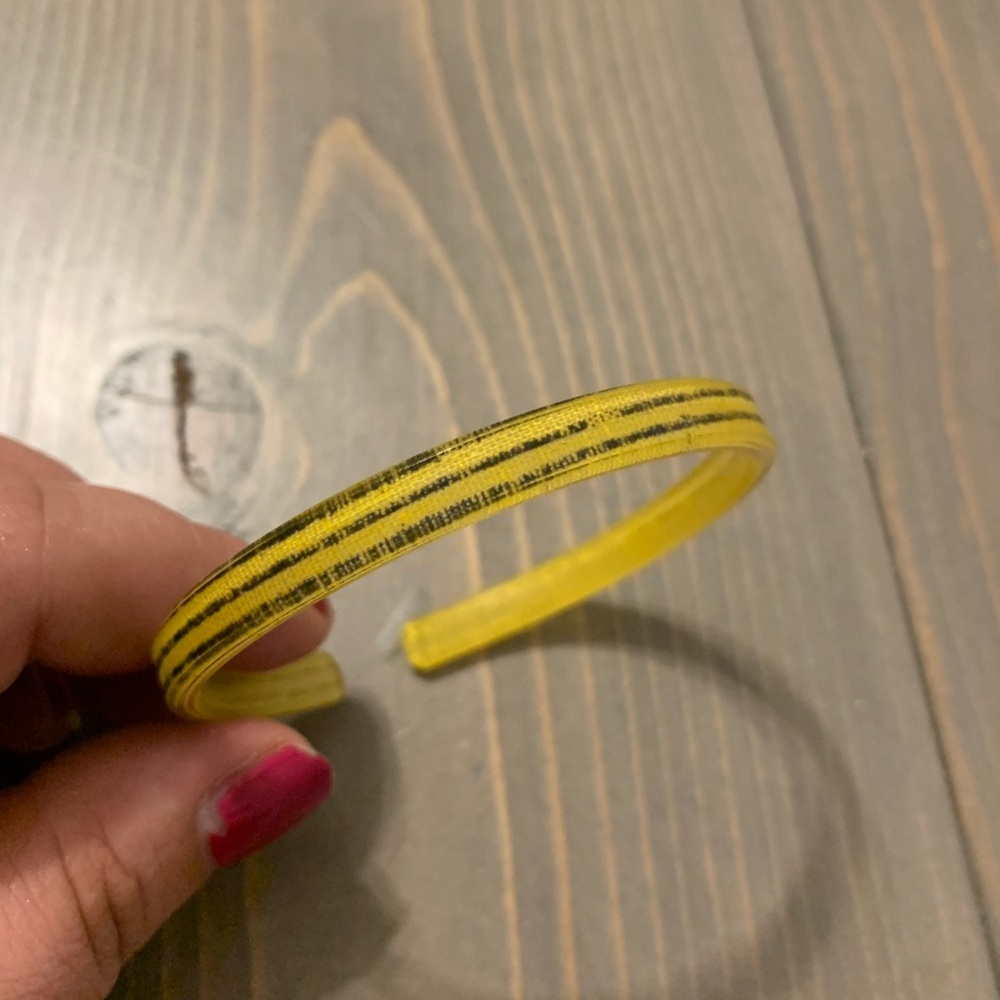 Colour by Amber skinny bracelet